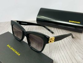 Picture of Balenciga Sunglasses _SKUfw55247829fw